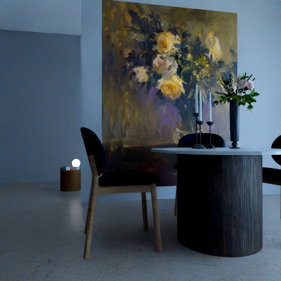 Sala da pranzo con tavolo rotondo, sedie nere e quadro floreale